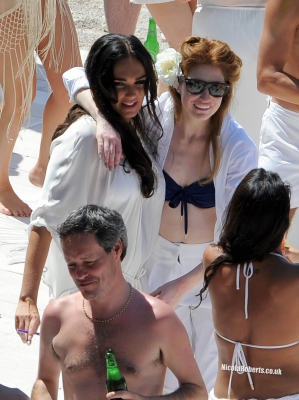 Nicola_Roberts_at_Tamara_Ecclestone_s_wedding_beach_party_12_06_13_281629.jpg