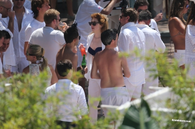 Nicola_Roberts_at_Tamara_Ecclestone_s_wedding_beach_party_12_06_13_28429.jpg