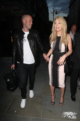 Sarah_Harding_leaving_Scotts_restaurant_13_06_13_282329.jpg