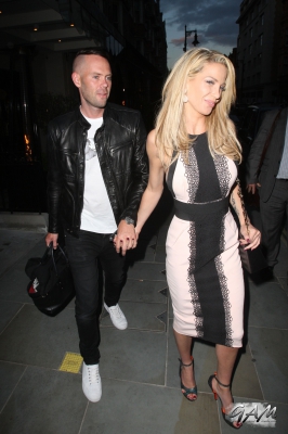 Sarah_Harding_leaving_Scotts_restaurant_13_06_13_282629.jpg