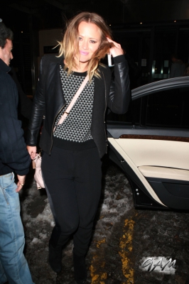 Kimberley_Walsh_leaving_a_hotel_in_Birmingham_19_01_13_28229.jpg