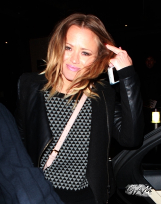 Kimberley_Walsh_leaving_a_hotel_in_Birmingham_19_01_13_282329.jpg