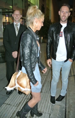 Sarah_Harding_leaving_her_hotel_in_Manchester_19_06_13_28229.jpg