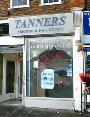 Nadine___Jesse_Leaving_A_Tanning_Salon_16_12_06_28429.jpg