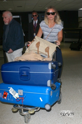 Kimberley_Walsh_and_Nicola_Roberts_at_LAX_Airport_27_06_13_281029.jpg