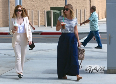 Kimberley_Walsh_and_Nicola_Roberts_at_LAX_Airport_27_06_13_284129.jpg
