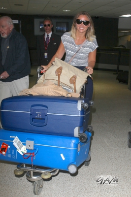Kimberley_Walsh_and_Nicola_Roberts_at_LAX_Airport_27_06_13_28829.jpg