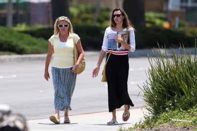 Nadine_Coyle_out_and_about_in_Huntington_Beach2C_California_010713_28529.jpg