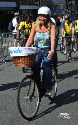 Kimberley_Walsh_attends_Sky_Ride_Leeds_07_07_13_282829.jpg