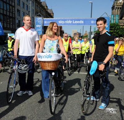 Kimberley_Walsh_attends_Sky_Ride_Leeds_07_07_13_284329.jpg
