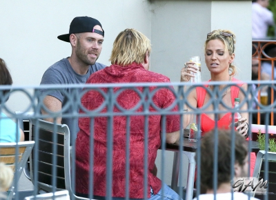 Sarah_and_Mark_out_in_West_London_19_07_13_283629.jpg