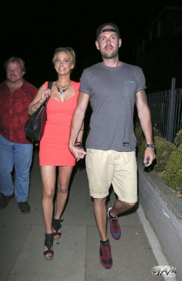 Sarah_and_Mark_out_in_West_London_19_07_13_28529.jpg