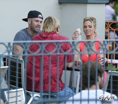 Sarah_and_Mark_out_in_West_London_19_07_13_28629.jpg
