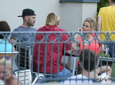 Sarah_and_Mark_out_in_West_London_19_07_13_28829.jpg