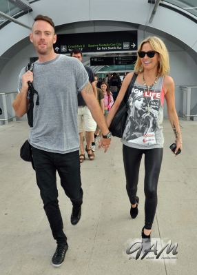 Sarah_Harding_at_Dublin_Airport_03_08_13_28529.jpg