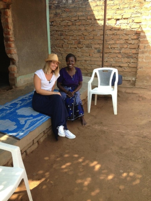 Kimberley_Walsh_visits_MIFUMI_in_Uganda_-_July_2013_281629.jpg