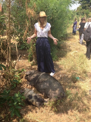 Kimberley_Walsh_visits_MIFUMI_in_Uganda_-_July_2013_281729.jpg