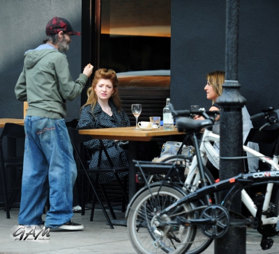 Nicola_Roberts_out_for_lunch_at_E_O_restaurant2C_London_03_09_13_281929.jpg