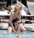 Имя файла=Sarah_and_Mark_relaxing_in_a_pool_in_Las_Vegas_07_08_13_282329.jpg
Размер файла=533КБ
Размеры=2200x2457
Дата=Сент 07, 2013 Sarah_and_Mark_relaxing_in_a_pool_in_Las_Vegas_07_08_13_282329.jpg