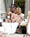 Имя файла=Sarah_and_Mark_relaxing_in_a_pool_in_Las_Vegas_07_08_13_28729.jpg
Размер файла=623КБ
Размеры=2200x2684
Дата=Сент 07, 2013 Sarah_and_Mark_relaxing_in_a_pool_in_Las_Vegas_07_08_13_28729.jpg