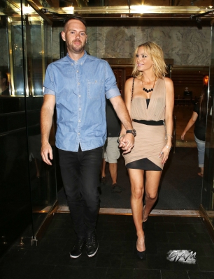 Sarah_and_Mark_head_out_for_a_meal_in_Las_Vegas_14_08_13_28529.jpg