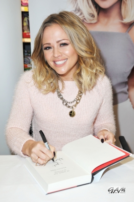 Kimberley_Walsh_at_her_book_signing_at_Morrisons2C_Bradford_25_09_13_281429.jpg