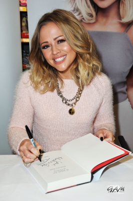 Kimberley_Walsh_at_her_book_signing_at_Morrisons2C_Bradford_25_09_13_281529.jpg