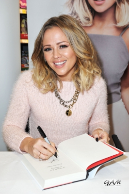 Kimberley_Walsh_at_her_book_signing_at_Morrisons2C_Bradford_25_09_13_282229.jpg