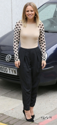 Kimberley_Walsh_outside_ITV_Studios_30_09_13_281229.jpg