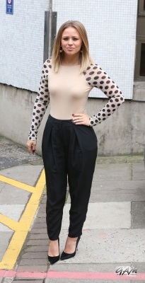 Kimberley_Walsh_outside_ITV_Studios_30_09_13_283329.jpg