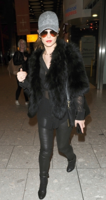 Cheryl_Arriving_at_Heathrow_Airport_6_10_13_284329.jpg
