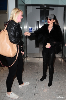 Cheryl_Arriving_at_Heathrow_Airport_6_10_13_285929.jpg