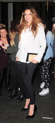 Nadine_Coyle_leaving_the_Nordoff_Robbins_Boxing_Fundraiser_07_10_13_287729.jpg