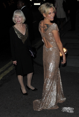 Kimberley_and_Sarah_attend_The_Pride_of_Britain_Awards_07_10_13_281529.jpg