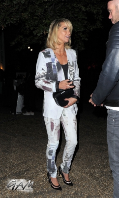 Sarah_and_Mark_leaving_the_Serpentine_Gallery_s_Party_16_09_13_281429.jpg