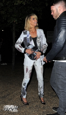 Sarah_and_Mark_leaving_the_Serpentine_Gallery_s_Party_16_09_13_282029.jpg