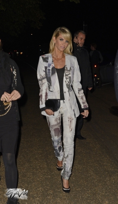 Sarah_and_Mark_leaving_the_Serpentine_Gallery_s_Party_16_09_13_28729.jpg