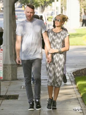 Sarah_and_Mark_seen_at_E21_Style_channel_and_MTV_19_09_13_282329.jpg