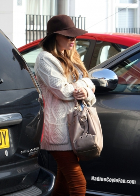 Nadine_Coyle_leaving_her_north_London_home_17_10_13_281029.jpg