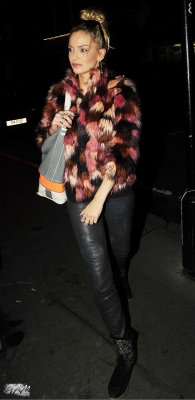 Sarah_Harding_Out_for_Dinner_in_London_16_10_13_28429.jpg
