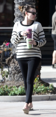 Nadine_Coyle_out_and_about_in_Los_Angeles_28_10_13_281229.jpg