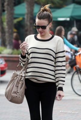 Nadine_Coyle_out_and_about_in_Los_Angeles_28_10_13_28529.jpg