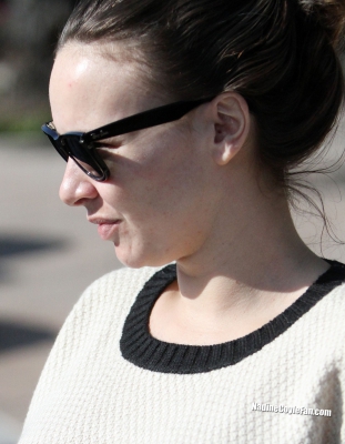 Nadine_Coyle_out_and_about_in_Los_Angeles_28_10_13_28729.jpg