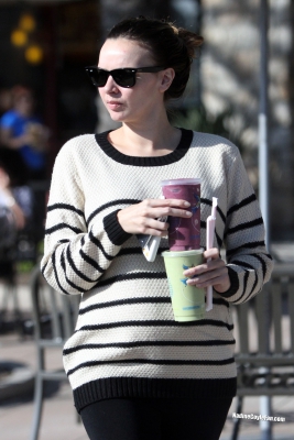 Nadine_Coyle_out_and_about_in_Los_Angeles_28_10_13_28829.jpg
