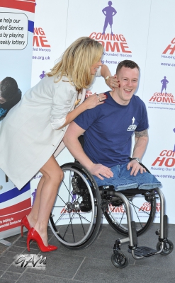 Sarah_Harding_launches_the_Coming_Home_Lottery_30_10_13_282029.jpg