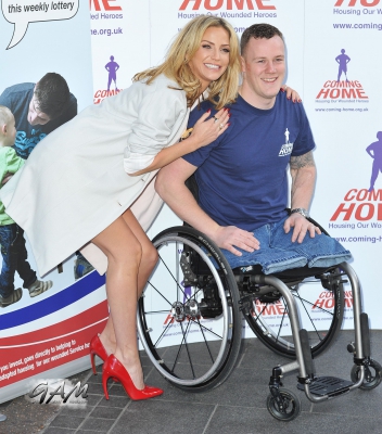 Sarah_Harding_launches_the_Coming_Home_Lottery_30_10_13_282129.jpg
