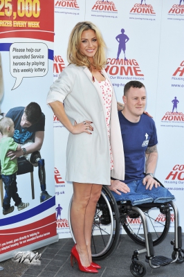 Sarah_Harding_launches_the_Coming_Home_Lottery_30_10_13_282529.jpg
