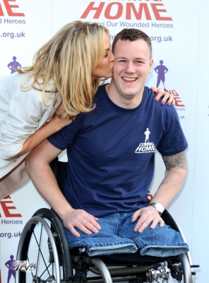 Sarah_Harding_launches_the_Coming_Home_Lottery_30_10_13_28629.jpg