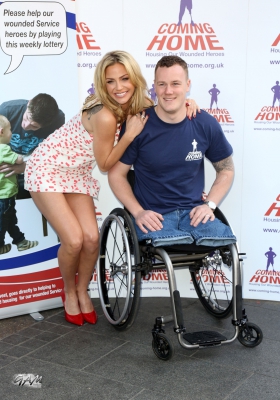 Sarah_Harding_launches_the_Coming_Home_Lottery_30_10_13_28729.jpg