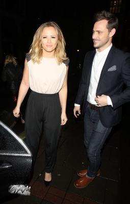 Kimberley_Walsh_leaving_the_Mayfair_Hotel_09_11_13_28929.jpg